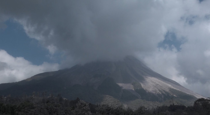 BPPTKG: Lava Avalanches to  Northwest Merapi Reach 3 KM