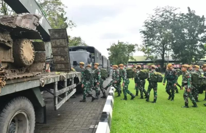 TNI AD Kerahkan Ribuan Pasukan Tangani Bencana Alam di Jawa dan ...