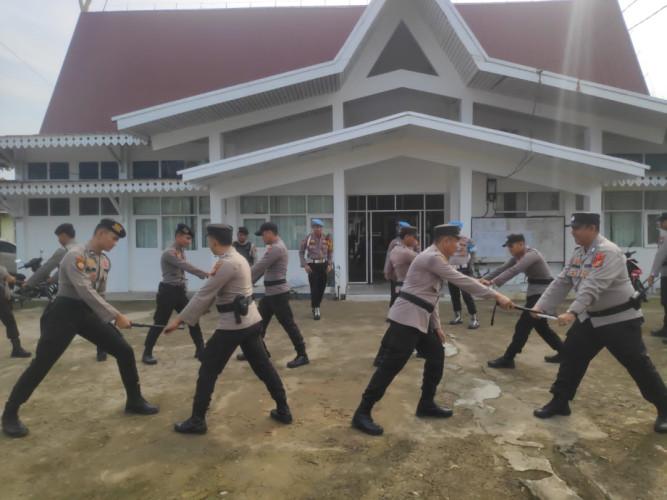 Polres Inhu Latih Personel Pengamanan KPU dan Gudang Logistik