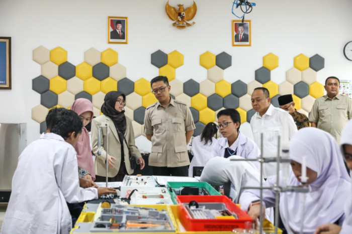 Government Launches SNT for Equitable Quality Education in Indonesia