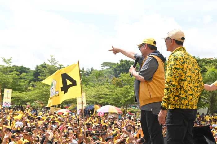 Safari Politik di Lombok Tengah, Ketum Airlangga Targetkan Dua Kursi di NTB dan Menangkan Paslon Prabowo-Gibran