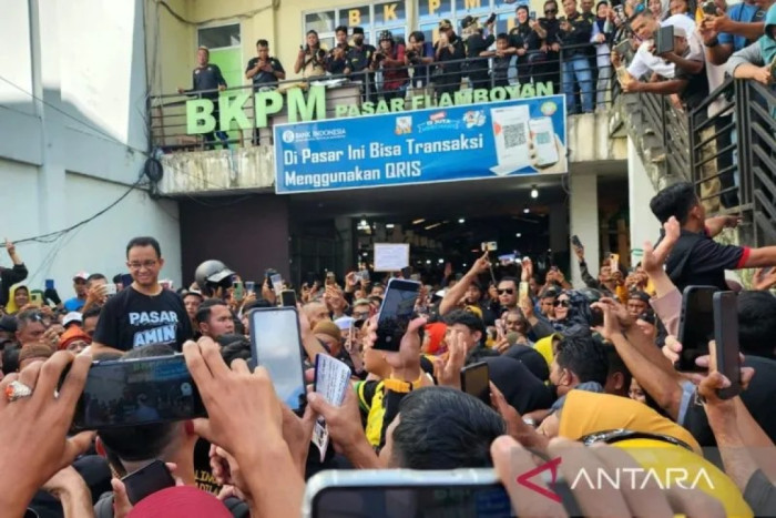 Kunjungi Pasar Flamboyan Pontianak, Anies Sampaikan Program Bantuan Pedagang Pasar