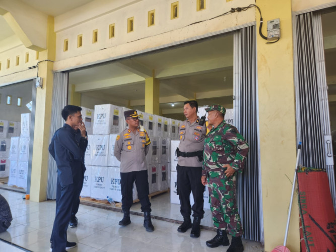 Pastikan Keamanan Logistik Pemilu, Kapolres BS Cek Gudang Logistik KPU
