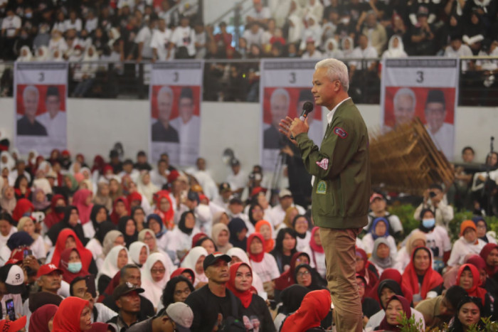 Ribuan Pensiunan ASN hingga Purnawirawan TNI/Polri Sambut Meriah Kehadiran Ganjar Pranowo di Surabaya