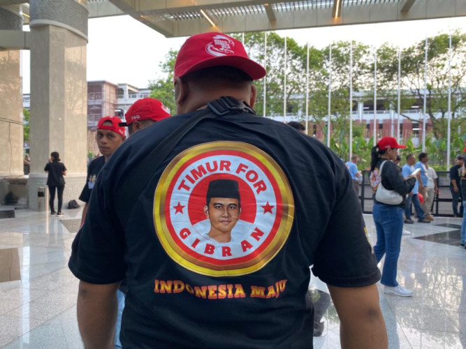 Jelang Debat Cawapres, Ratusan Pendukung Gibran padati JCC 