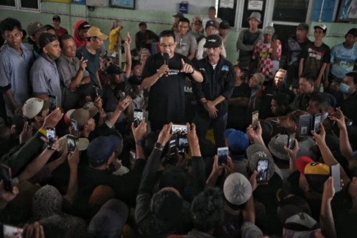 Anies Sampaikan Bansos Plus Sebagai Upaya Tingkatkan Kesejahteraan Nelayan di Lamongan