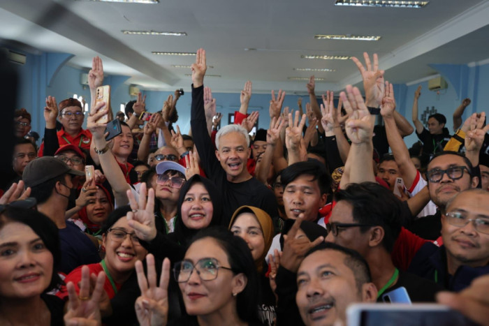 Banyak Baliho Kampanye yang Dicopot, Ganjar Minta Relawan Tak Gentar dan Tetap Temui Masyarakat