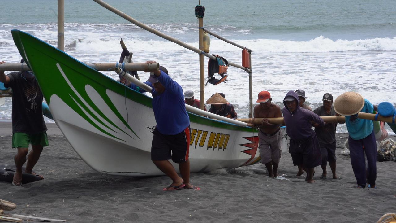 Kampung Nelayan Merah Putih Perkuat Ekonomi Pesisir Papua dan Buka Peluang Usaha Baru Kampung Nelayan Merah Putih Perkuat Ekonomi Pesisir Papua dan Buka Peluang Usaha Baru
