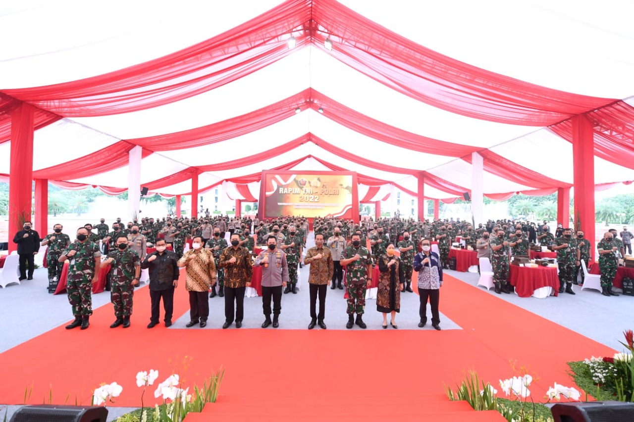 Pesan Presiden Jokowi ke TNI-Polri Untuk Mendukung Transformasi Ekonomi dan Digital.
