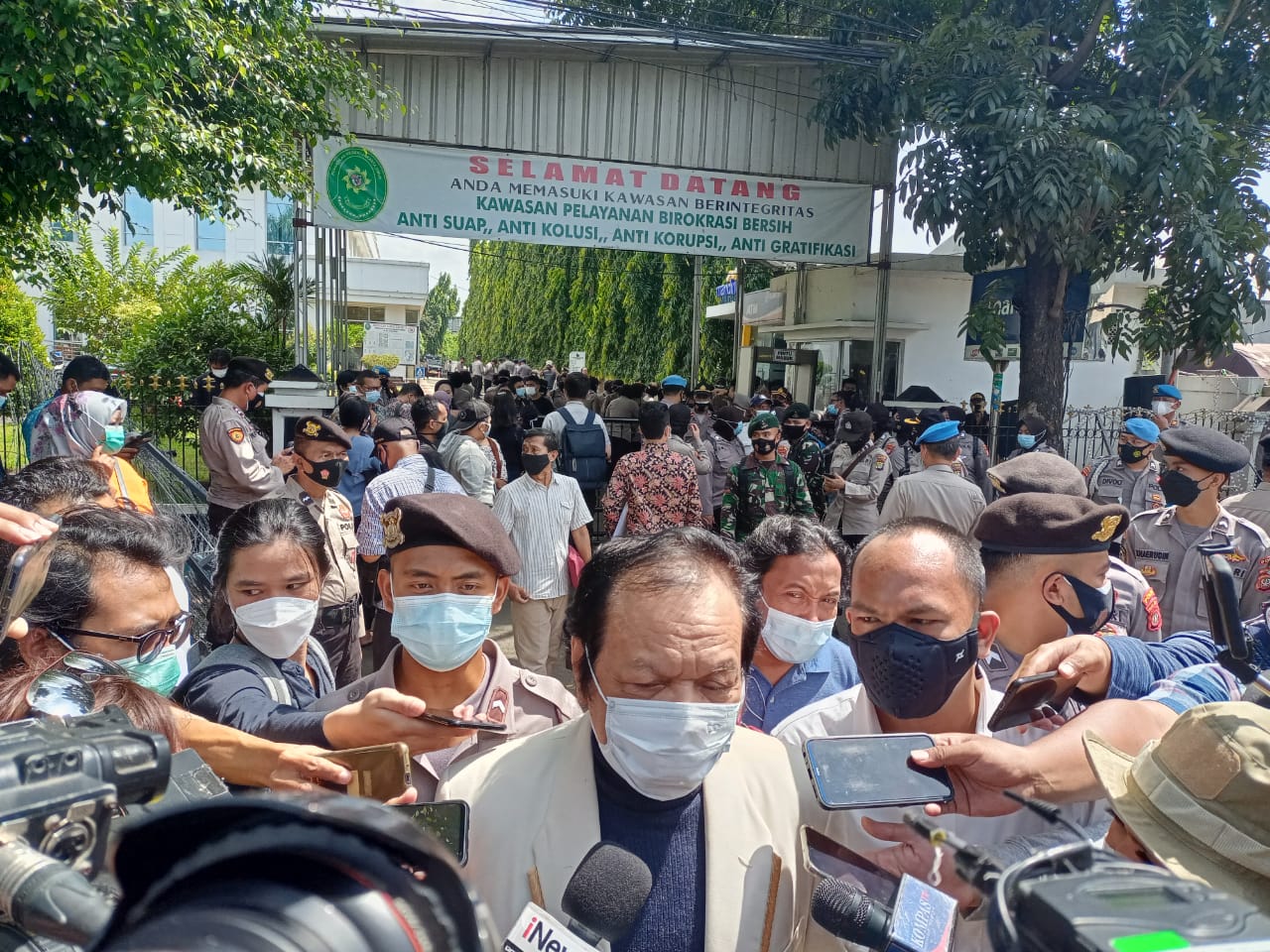 Kuasa Hukum Habib Rizieq Shihab Imbau Simpatisan Tak Datang ke Pengadilan Negeri Jakarta Timur