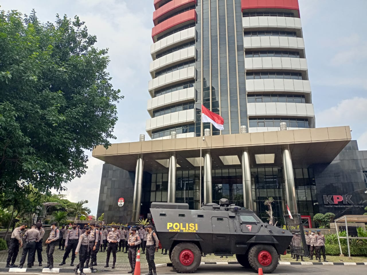 Gedung Merah Putih KPK Dijaga Ratusan Personel TNI-Polri