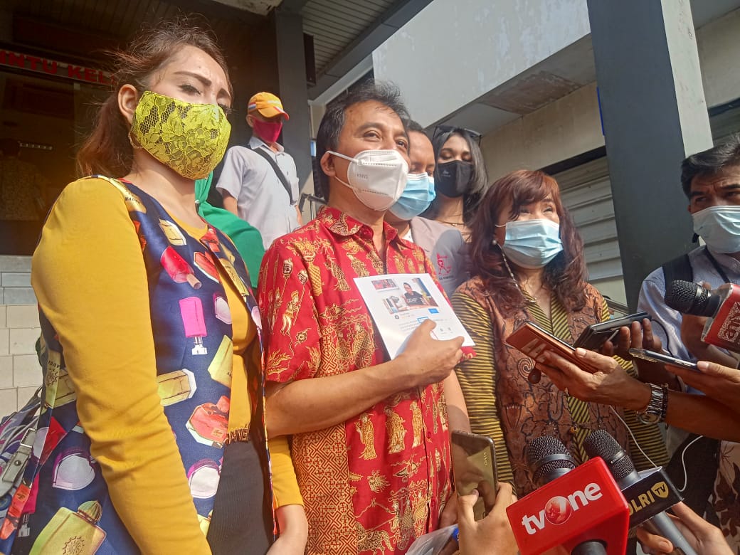 Roy Suryo Laporkan Dua Youtuber ke Polisi