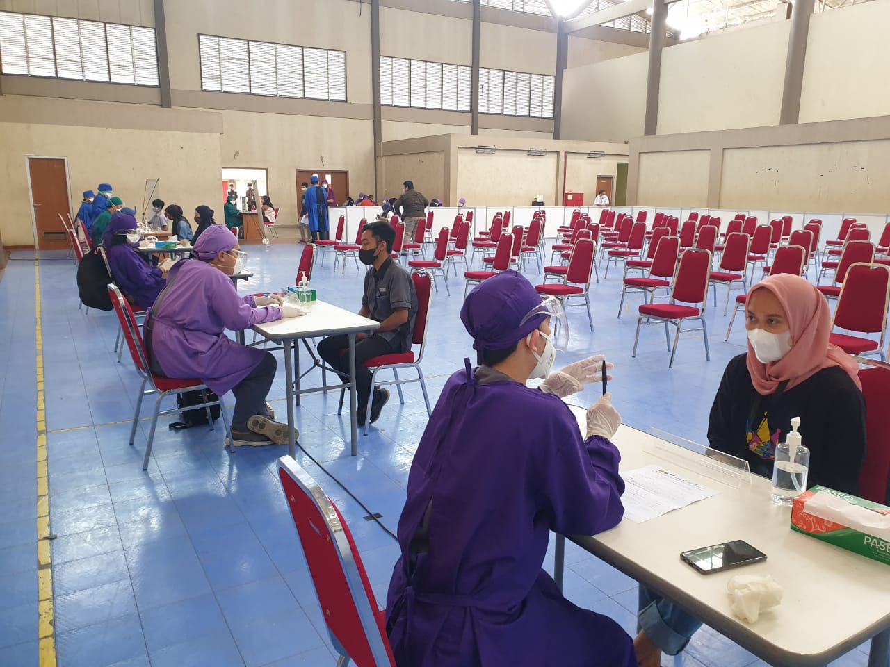 Universitas Padjadjaran Gelar Vaksinasi Covid-19 Massal di Bale Santika Unpad Kampus Jatinangor