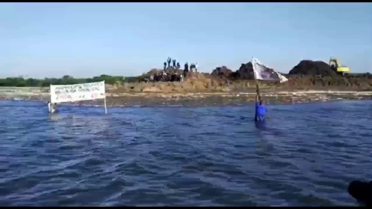Nelayan Tolak Pengurukan Pantai di Kabupaten Bekasi