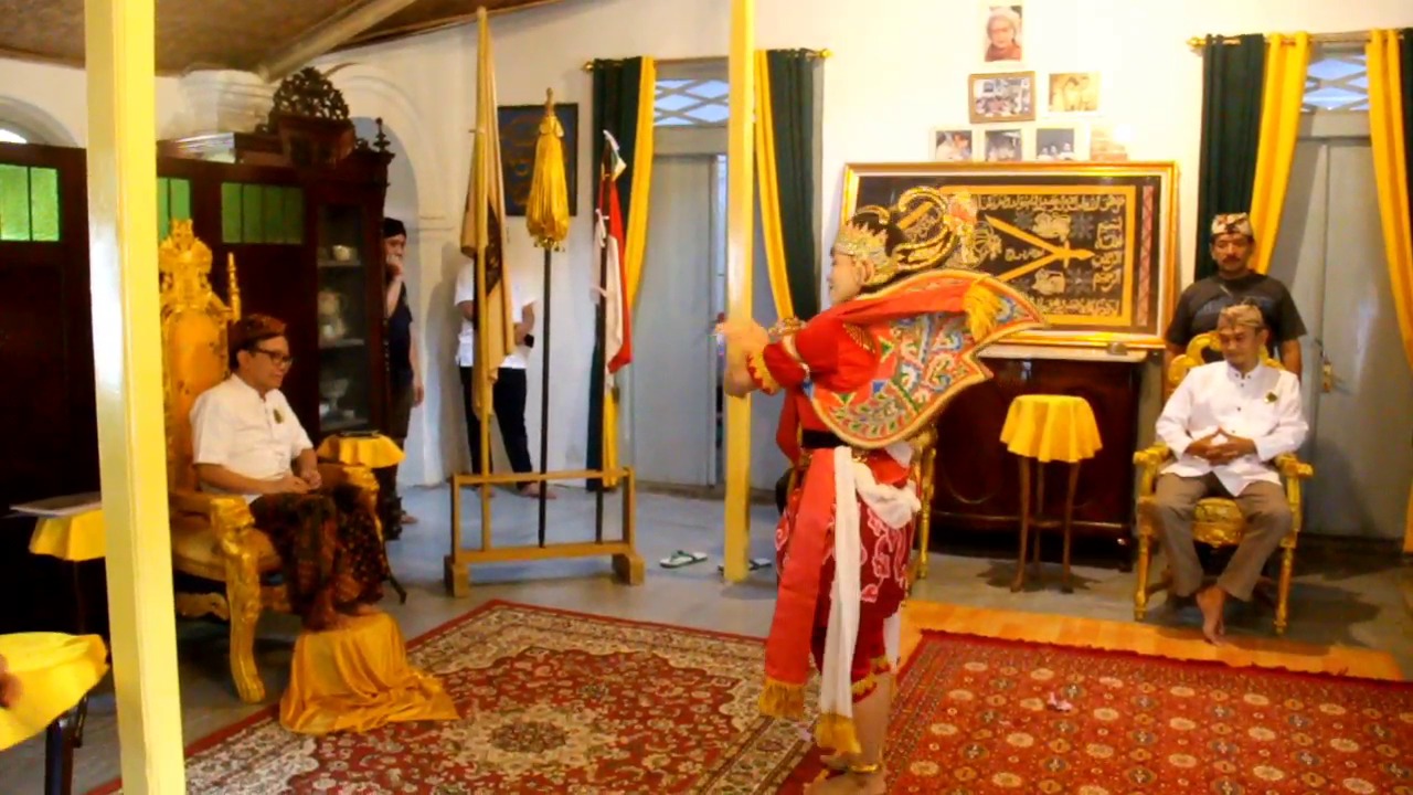 Sultan Sepuh Aloeda II Minta Sultan Sepuh XV Angkat Kaki dari Keraton