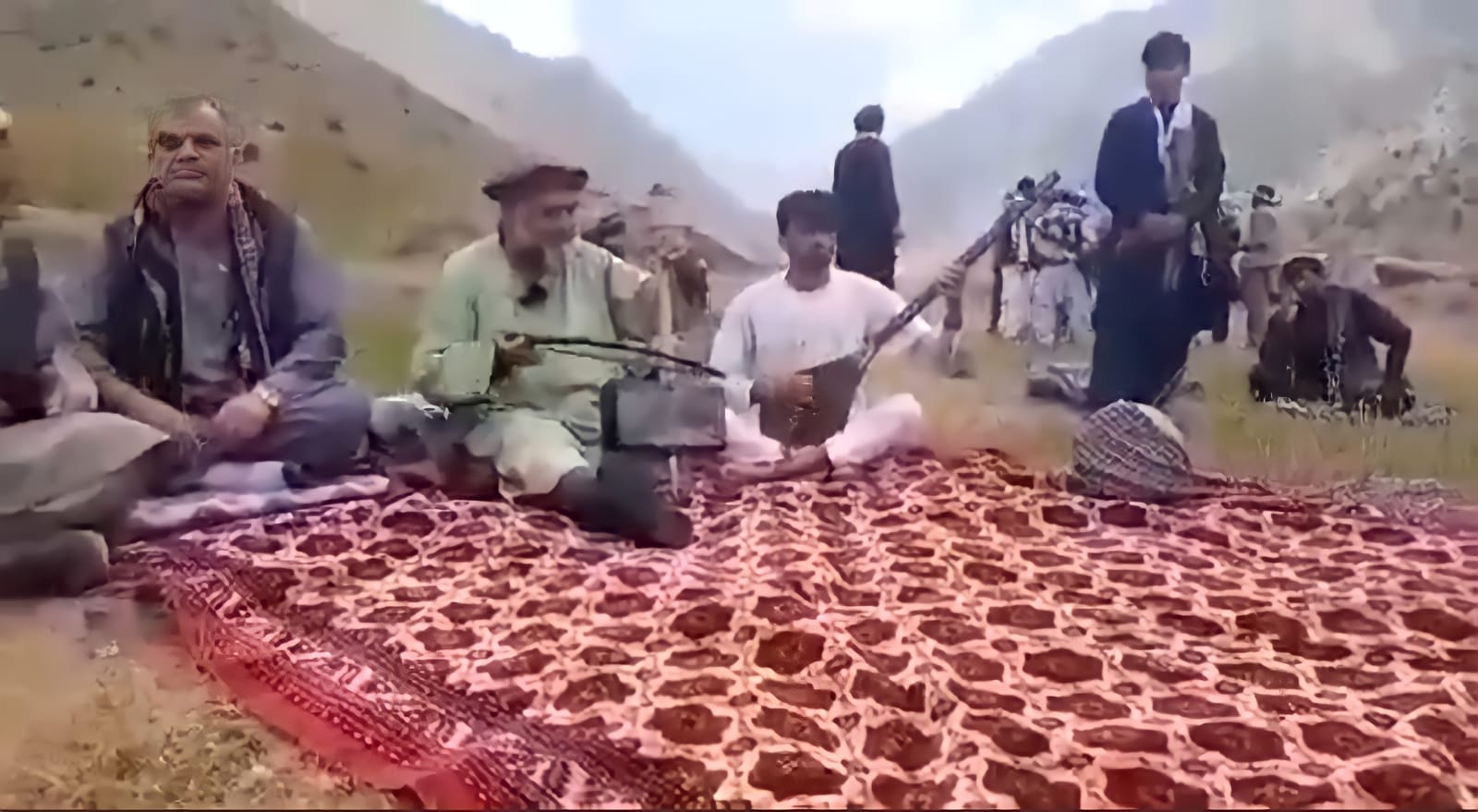 Seorang Penyanyi Folk Afghanistan Dibunuh Taliban