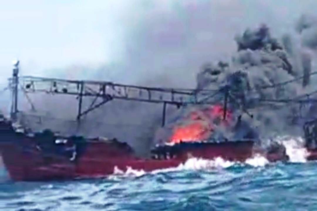 KM Hentri GT 195 Terbakar di Perairan Kepulauan Tanimbar, Dua ABK Tewas, 25 Lainnya Belum Ditemukan