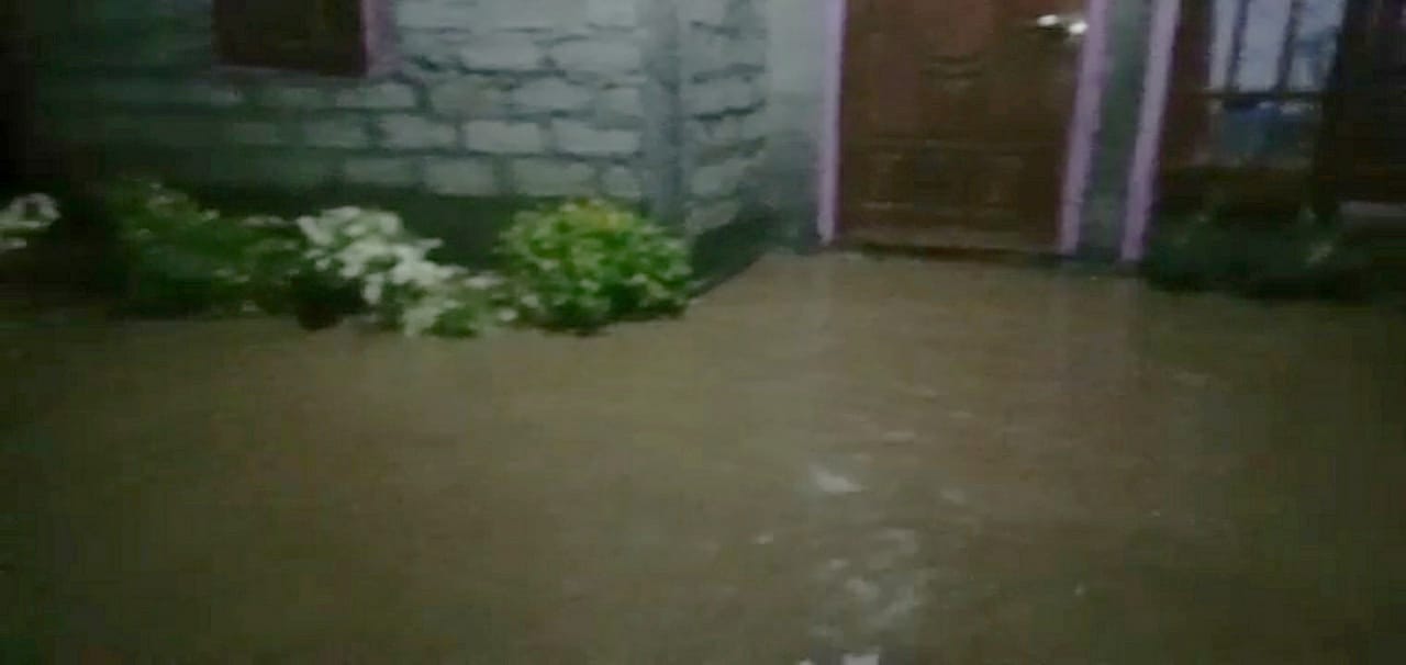 Banjir Rendam Desa Puluhan Warga Mengungsi