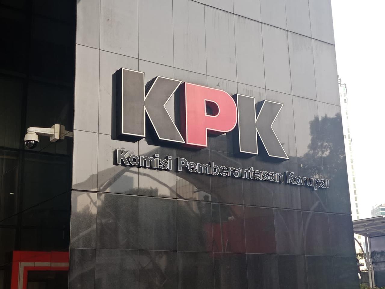 KPK Kembali Geledah 4 Lokasi dan Mengamankan Sejumlah Barang Bukti Terkait Korupsi Bupati Probolinggo