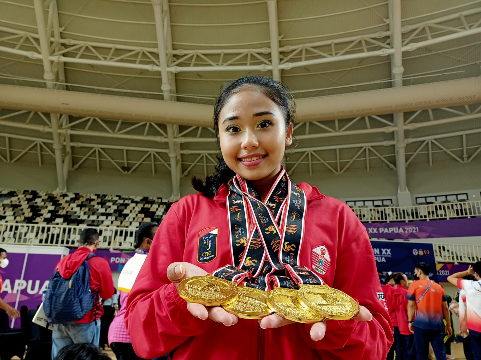 Rifda Irfanaluthfi, Peraih Empat Medali Emas Artistik