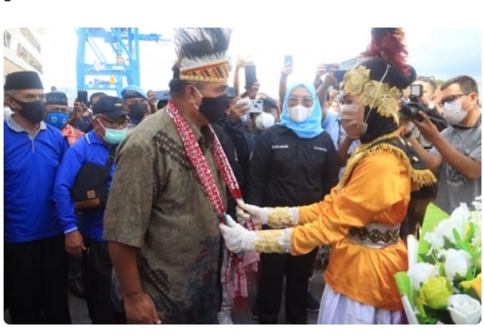 Kafilah STQ Papua Barat Tiba di Ternate Maluku Utara 