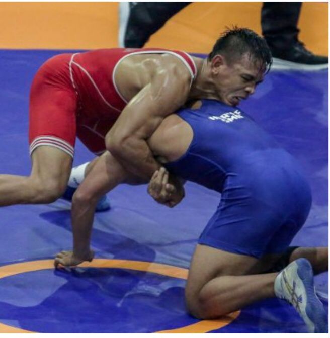 Medali Emas Pertama Kalsel dari Cabor Gulat PON XX Papua 2021