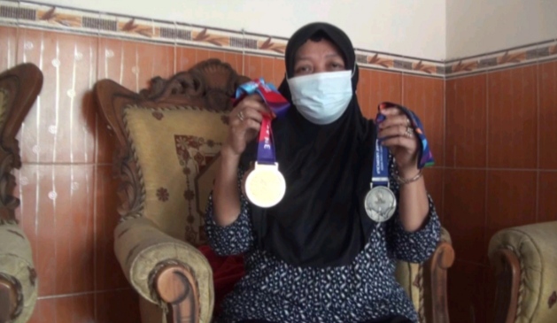 Profil Keluarga Khalimatus Sadiyah Peraih Medali Emas di Paralimpiade 2021