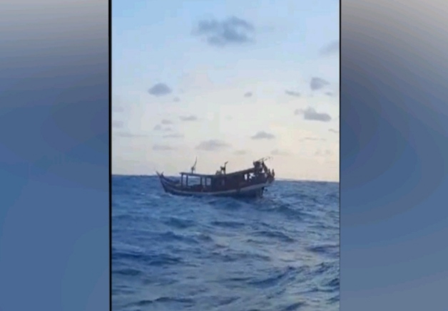 Tim SAR Gabungan Evakuasi 5 ABK Kapal Tenggelam Dihantam Gelombang