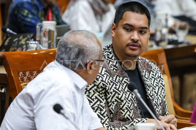 Menpora Dito Ariotedjo Tegaskan Pemerintah Pusat Tidak Terlibat dalam Penentuan Tuan Rumah PON, Ajak KONI Evaluasi Tata Kelola Acara