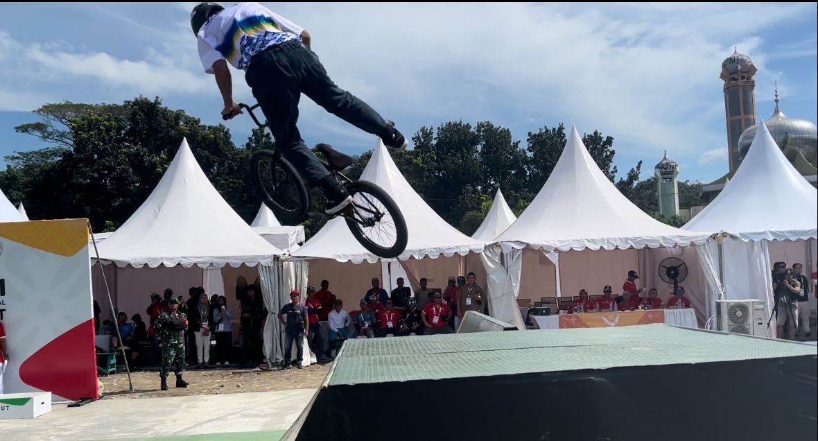 Dua Pria Provinsi Jawa Barat Membawa Pulang Medali