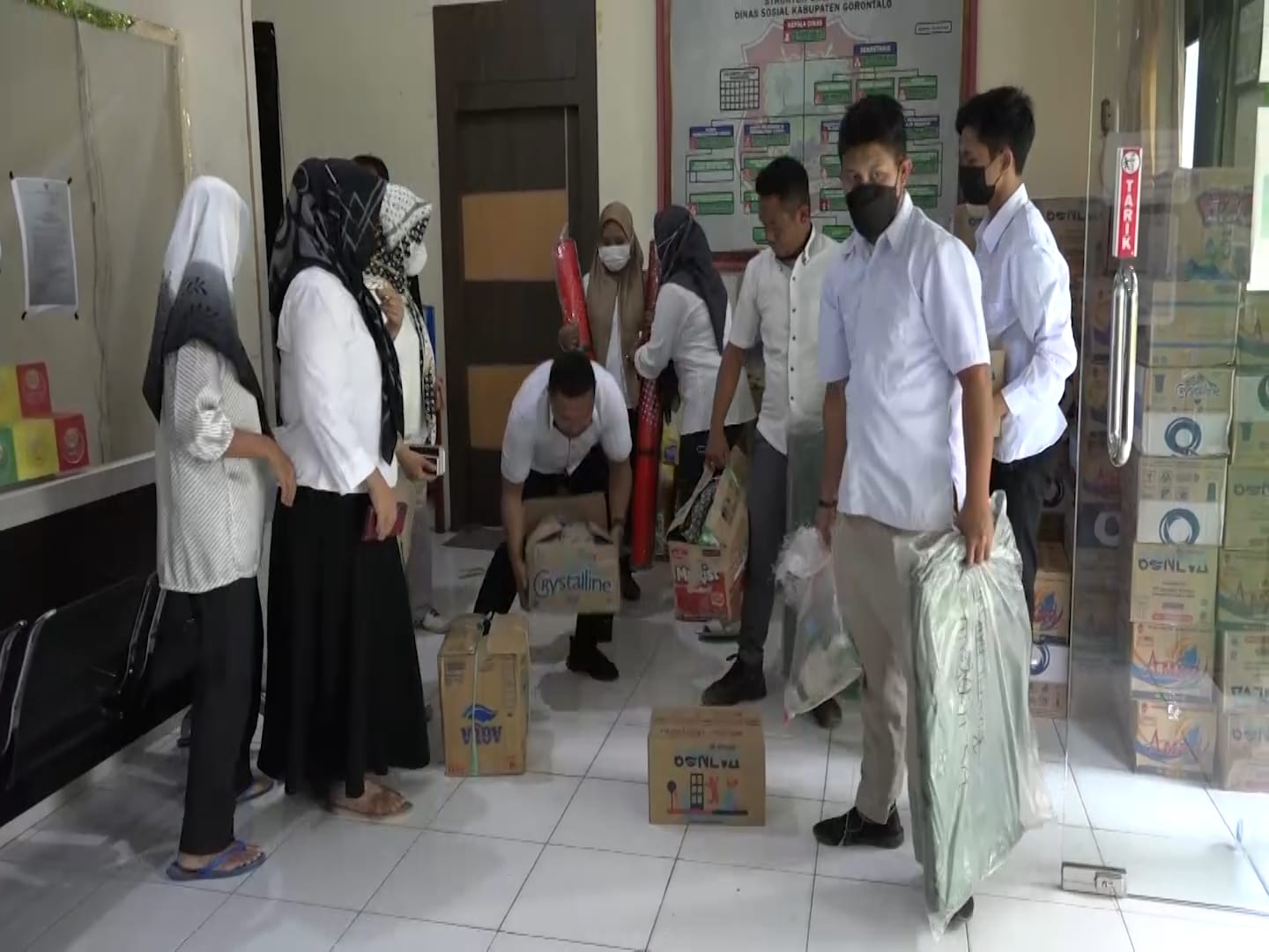 Pemerintah Kabupaten (Pemkab Gorontalo Salurkan Bantuan untuk Korban Banjir