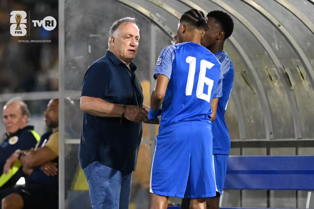 Blue Wave sebutan Curacao pada Piala Dunia 2026  akan dipandu oleh pelatih Belanda, Dick Advocaat (Foto: FIFA)