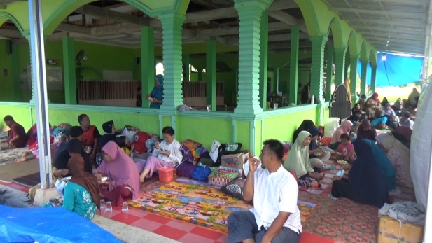 Masjid dan Sekolah Dijadikan Posko Pengungsian