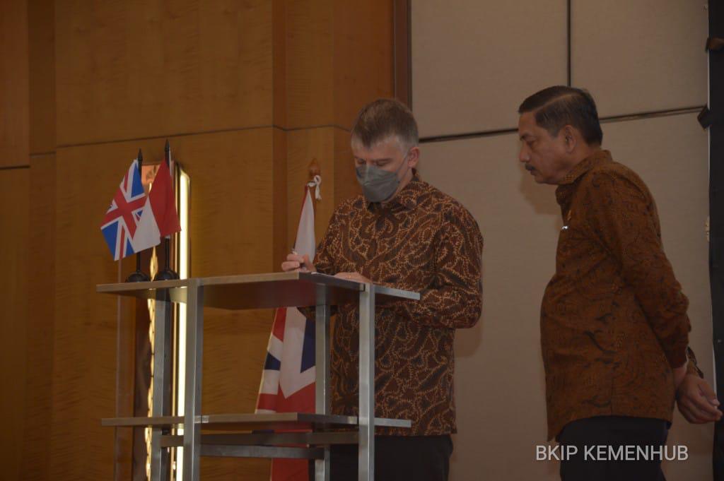 Indonesia - Inggris Sepakati Kerjasama Program Transportasi Rendah Karbon