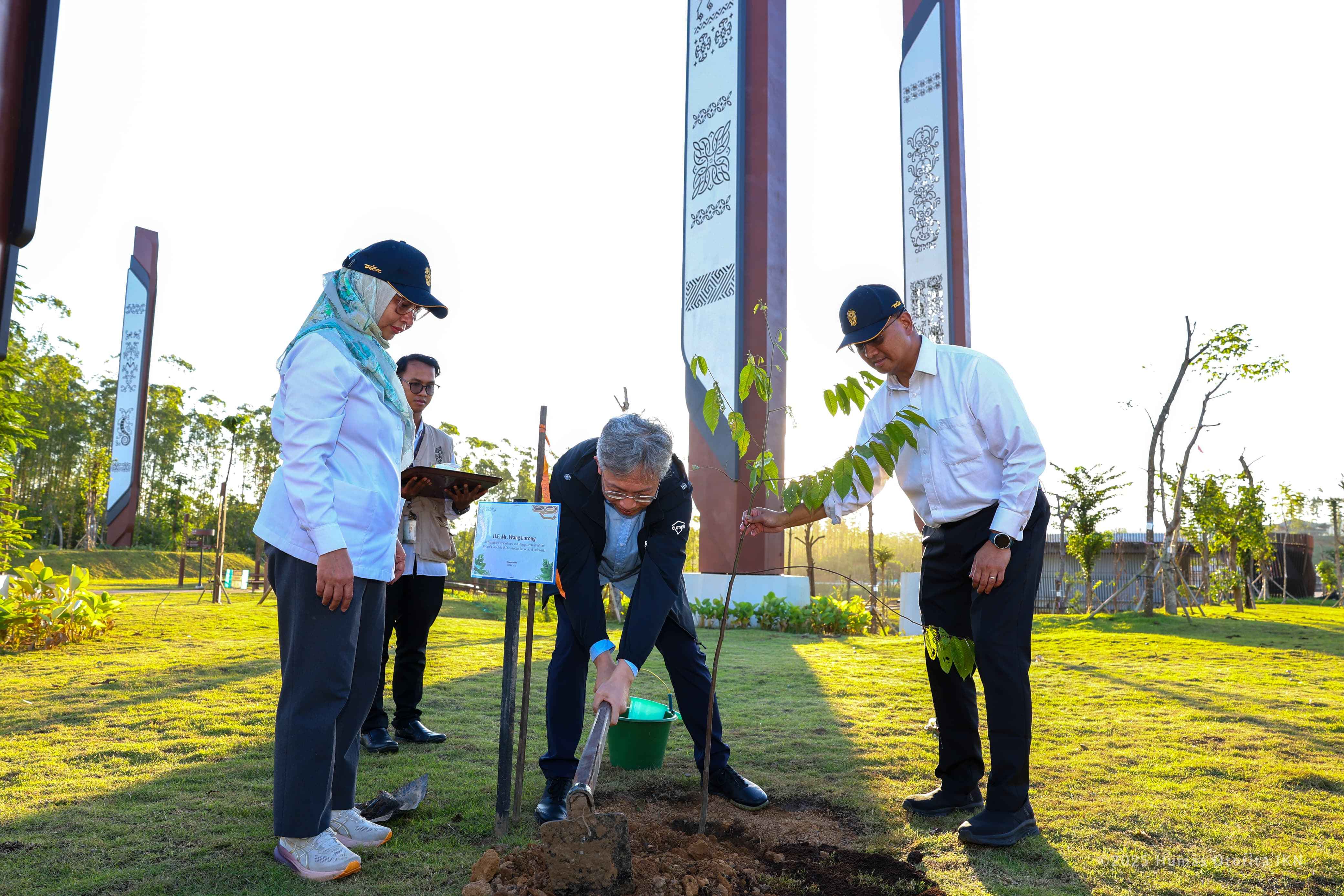 Dubes RRT Kunjungi IKN, Perkuat Komitmen dan Keberlanjutan Investasi