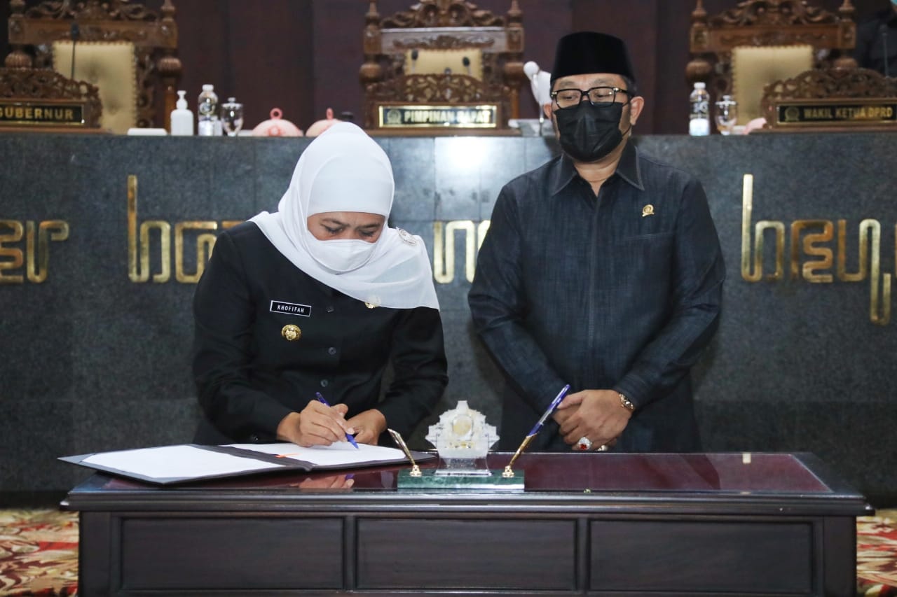 Gubernur Jatim Sepakati Raperda Pekerja Migran Indonesia