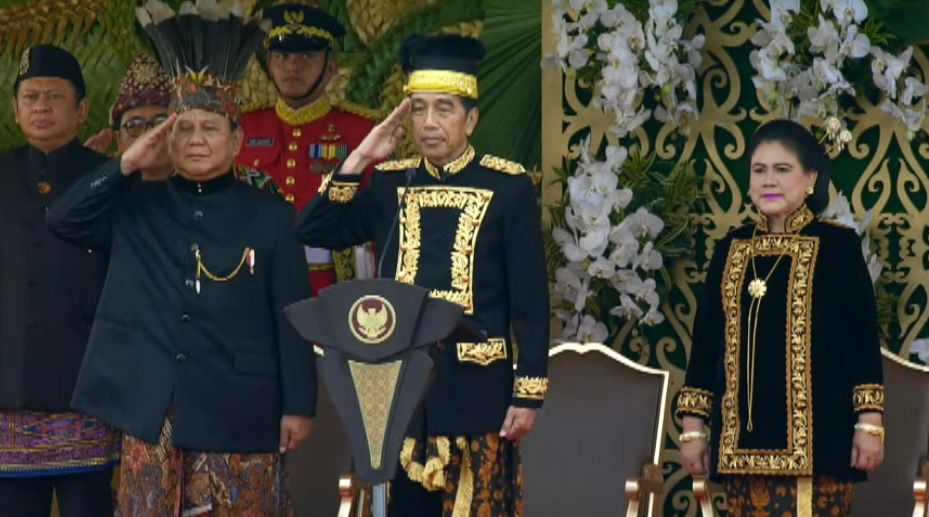Pimpin Upacara HUT Ke-79 RI di IKN, Presiden Jokowi Kenakan Pakaian Adat Kutai
